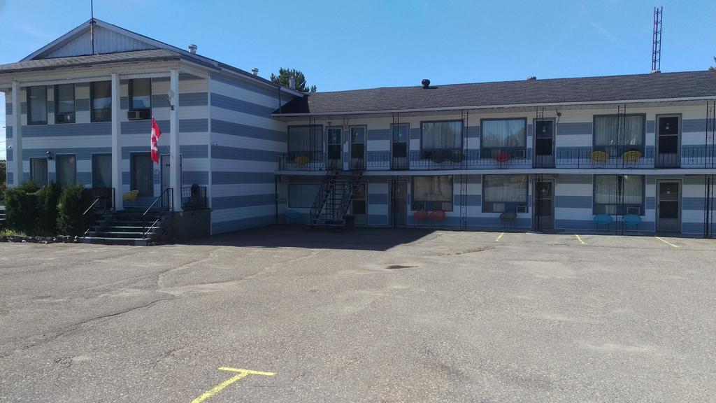 Bay Lake Inn - Frontiersman Motel Latchford Luaran gambar