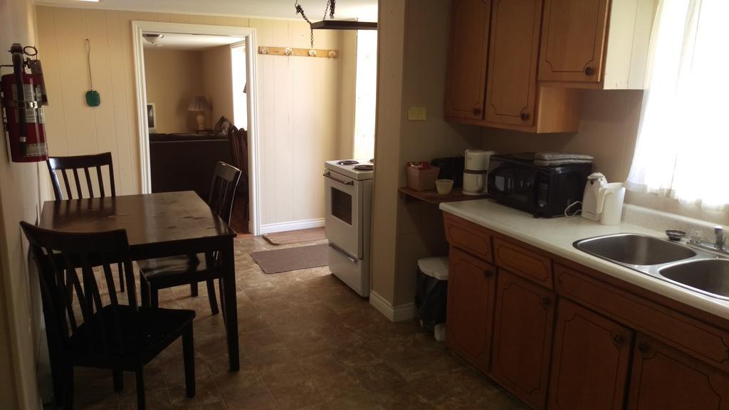 Bay Lake Inn - Frontiersman Motel Latchford Luaran gambar