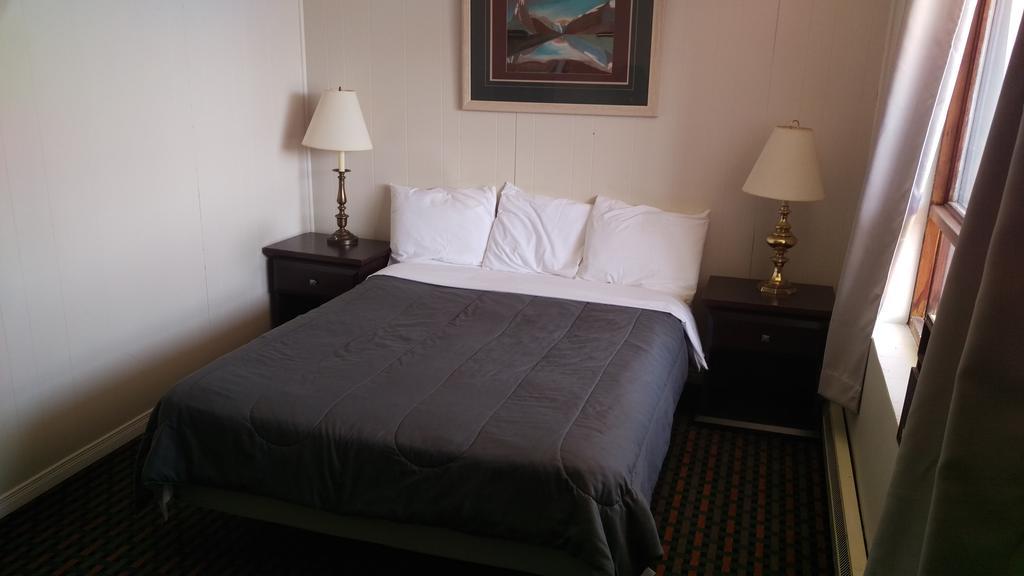 Bay Lake Inn - Frontiersman Motel Latchford Luaran gambar